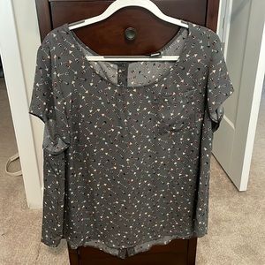 Torrid size 2 button back top with front pocket